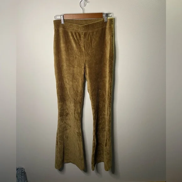 NWT Aerie Gold Velvet Velour Ribbed Hi-Rise Pull On Flare Pants Lounge - Picture 1 of 8